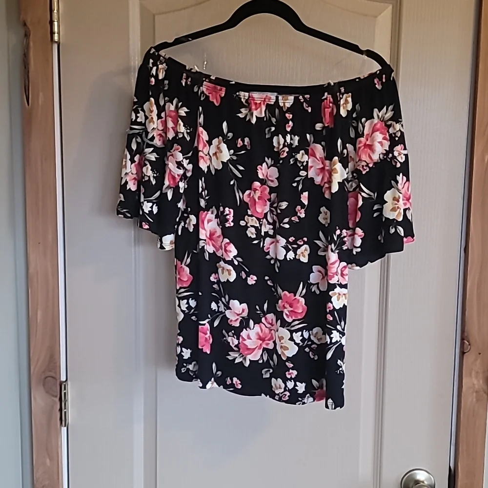 Cherish small off shoulder floral top - Picture 1 of 4